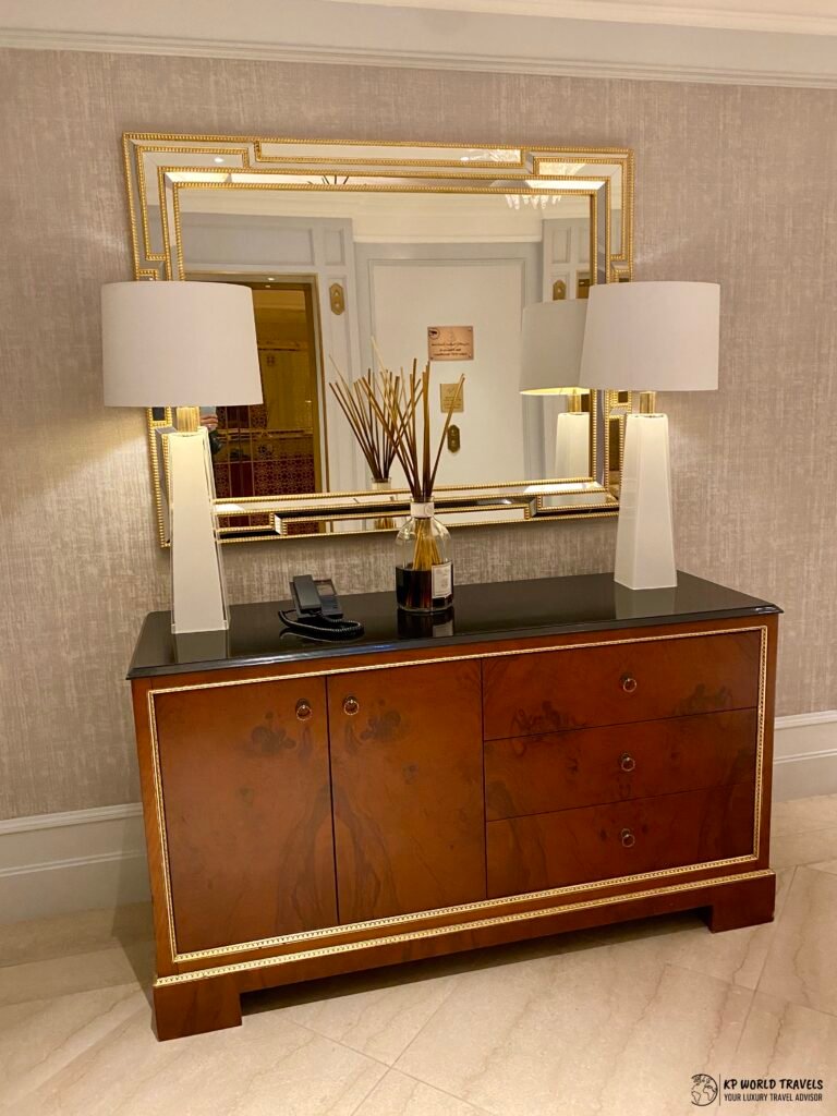 Four Seasons Doha - Hallway