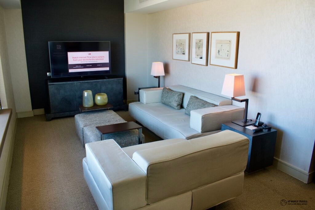 Hotel Arts Barcelona room lounge