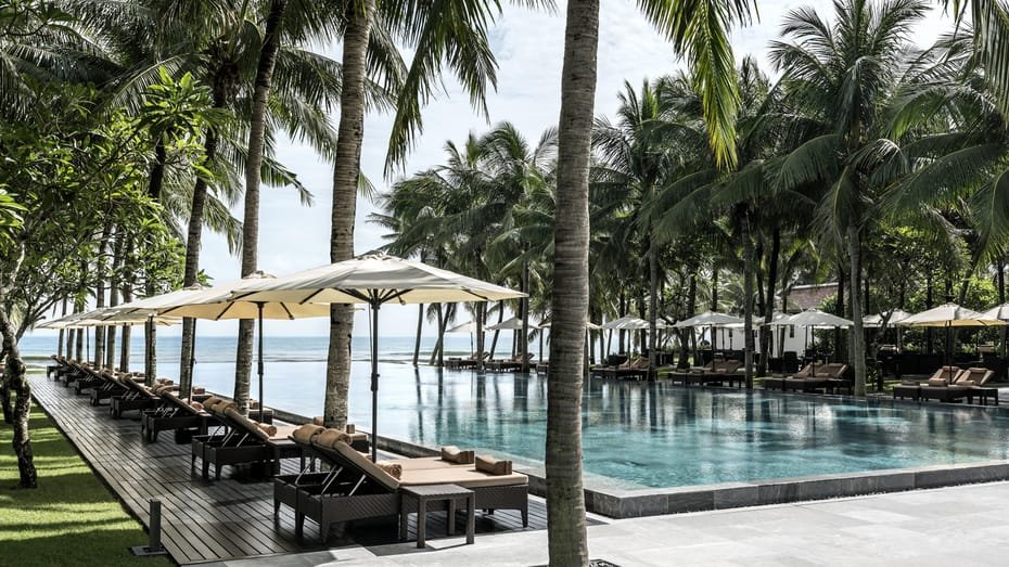 luxury trip to vietnam four seasons nam hai main pool