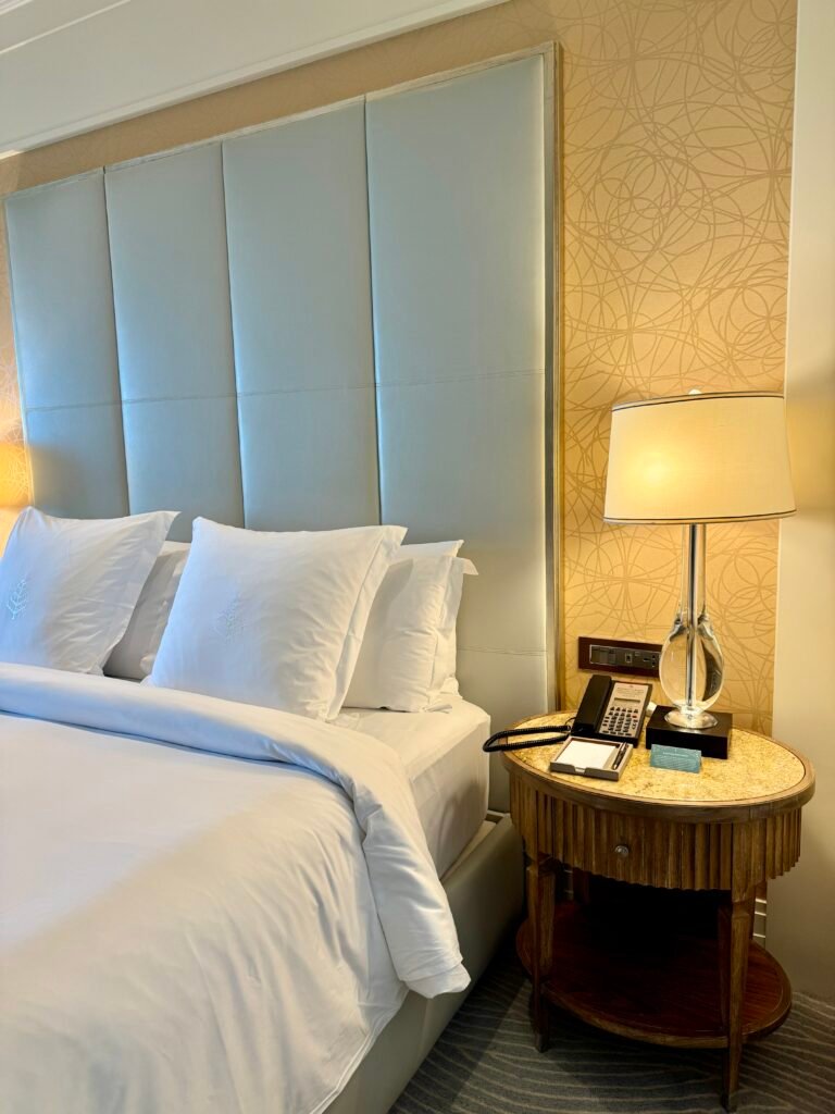 Four Seasons Jumeirah Deluxe Room Bedside