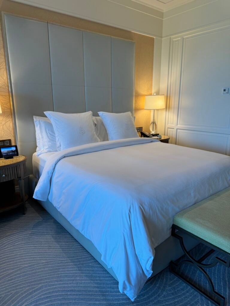 Four Seasons Jumeirah Deluxe Room Bed