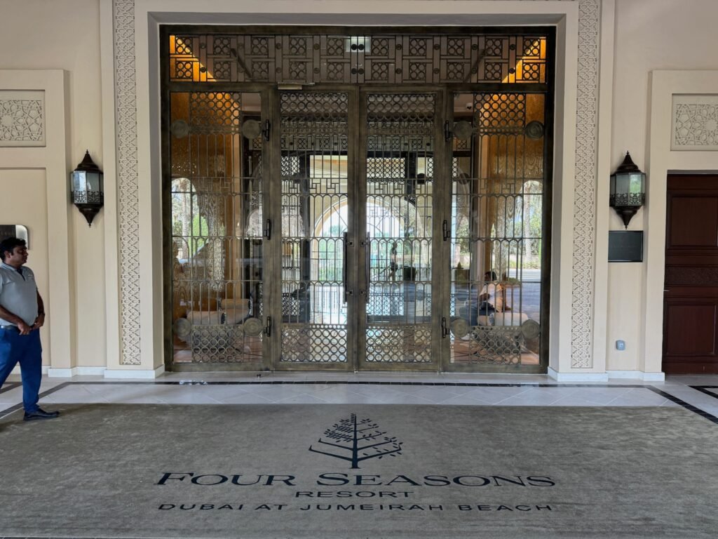 Four Seasons Jumeirah Entrance