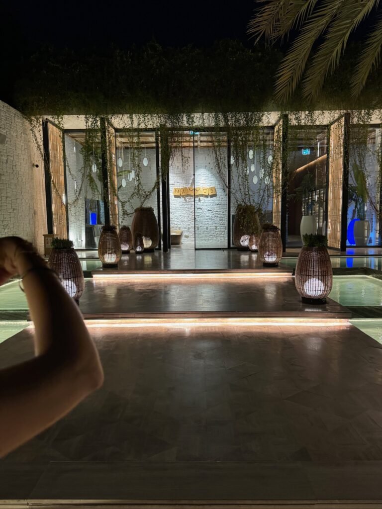 Four Seasons Dubai Jumeirah Nammos Entrance