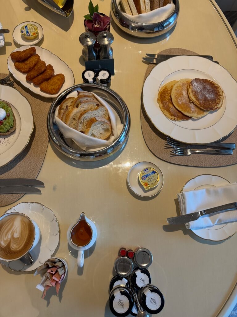 Four Seasons Dubai Jumeirah In-Room Breakfast