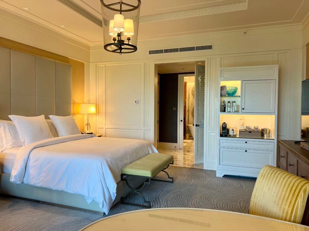 Four Seasons Jumeirah Deluxe Room