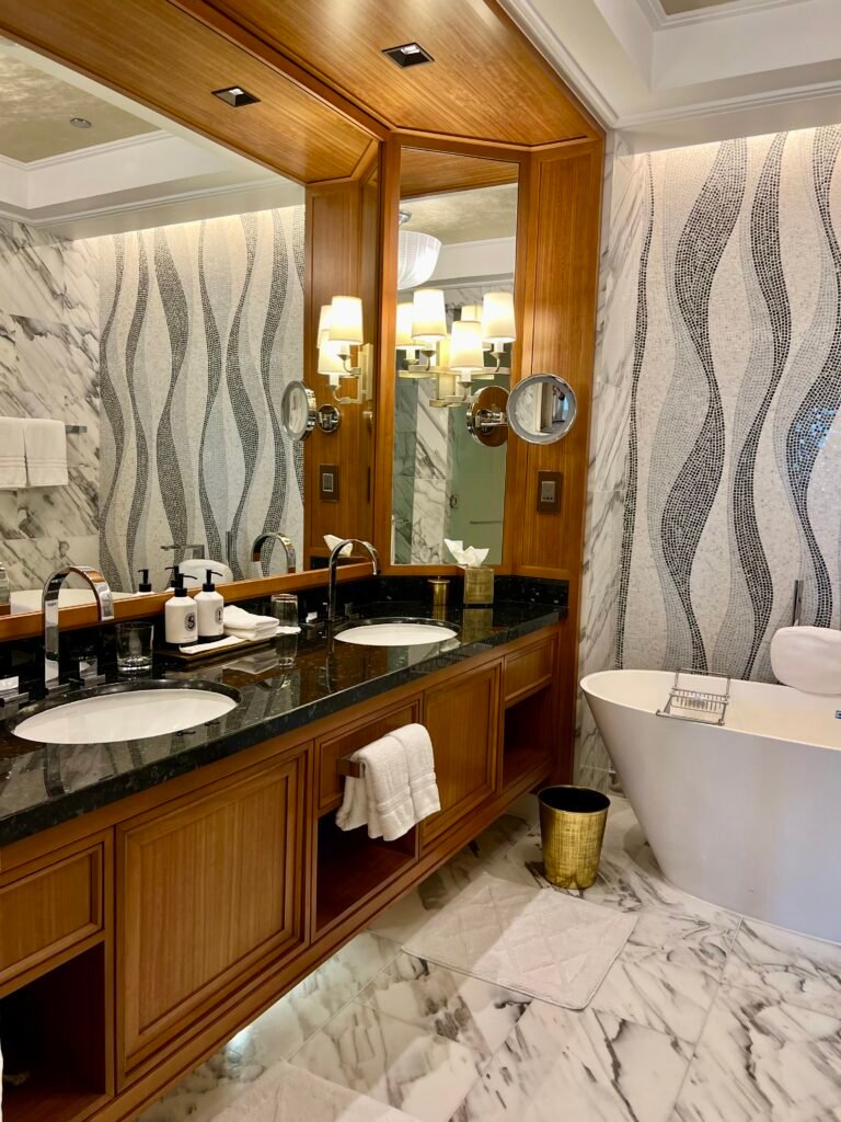 Four Seasons Dubai Jumeirah Bathroom