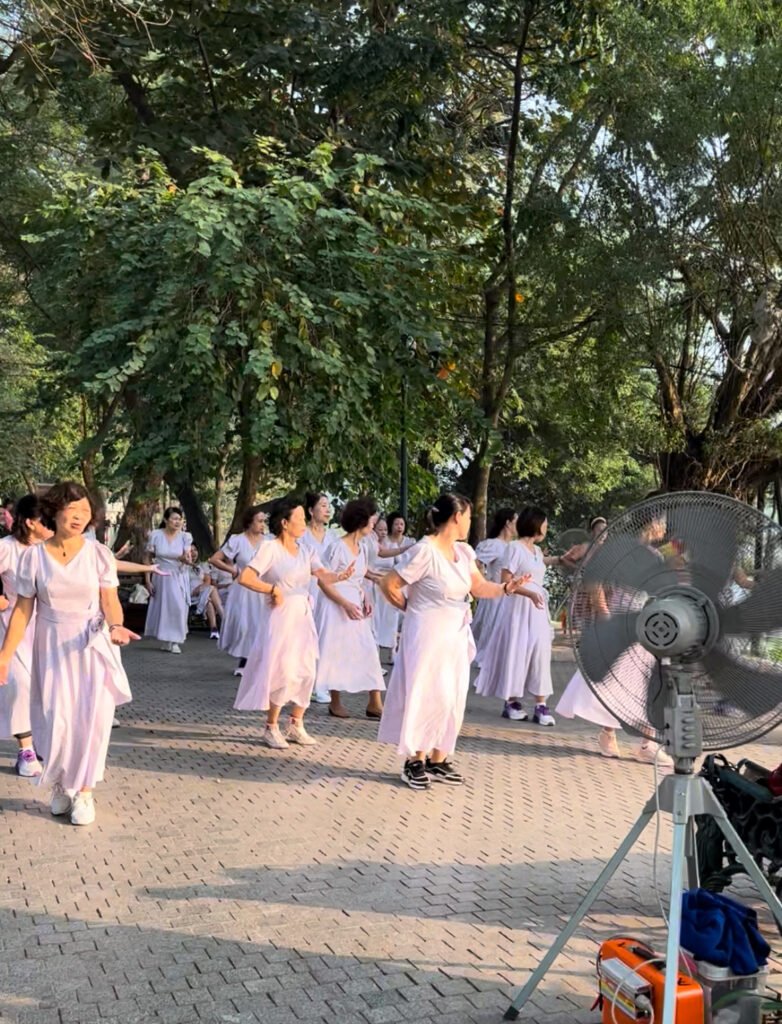 Things to do in Hanoi hoan kiem lake