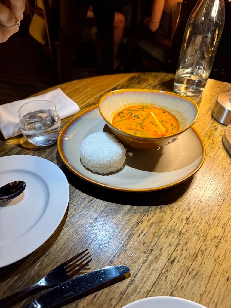 Alila Jabal Akhdar rose lounge dinner