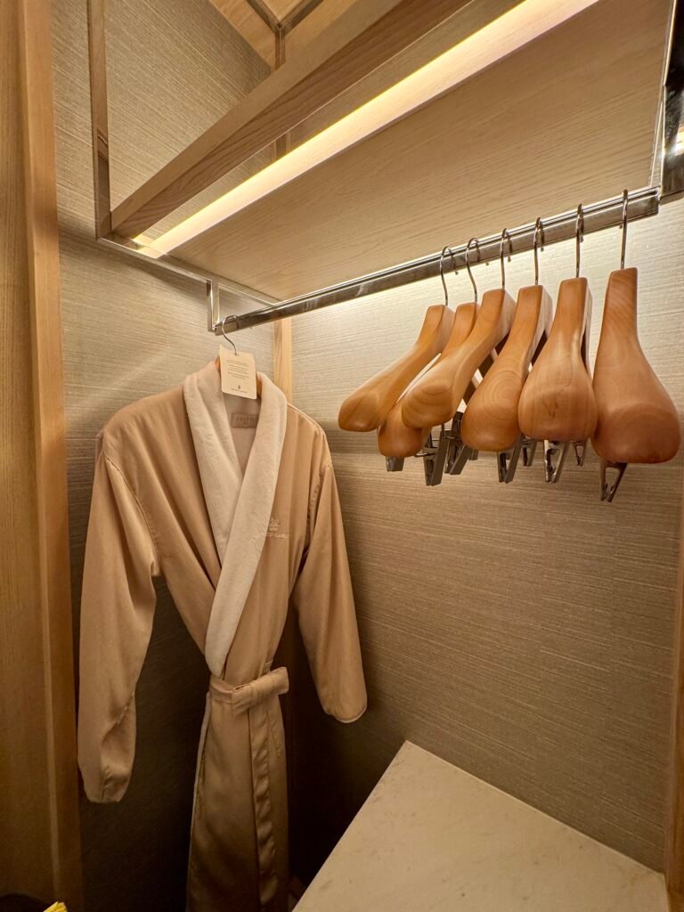 Ritz Carlton Bangkok - Deluxe Room