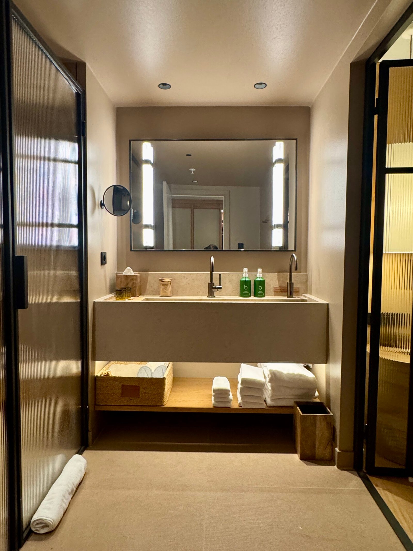 1 hotel copenhagen city king bathroom