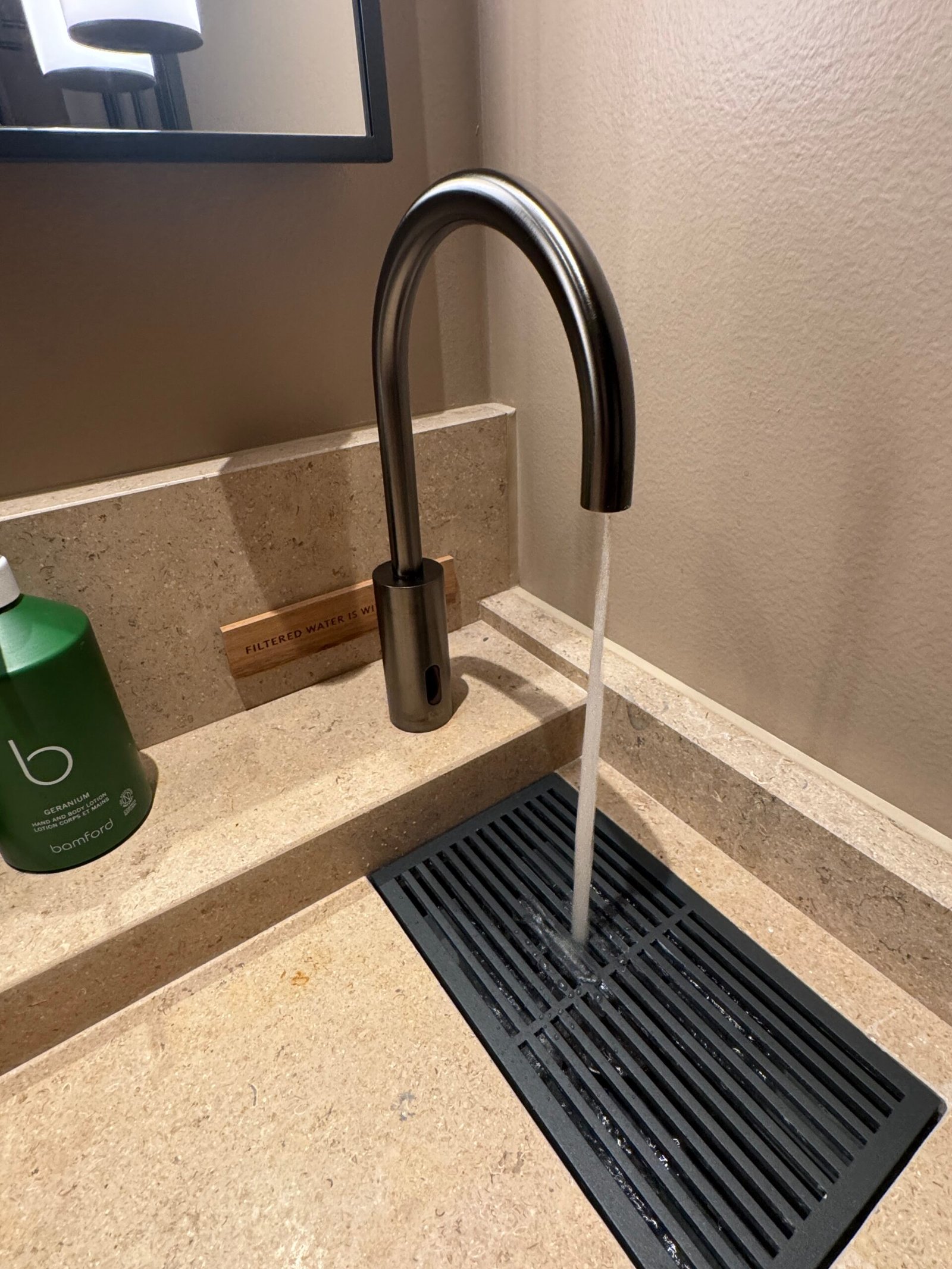 1 hotel copenhagen city king bathroom